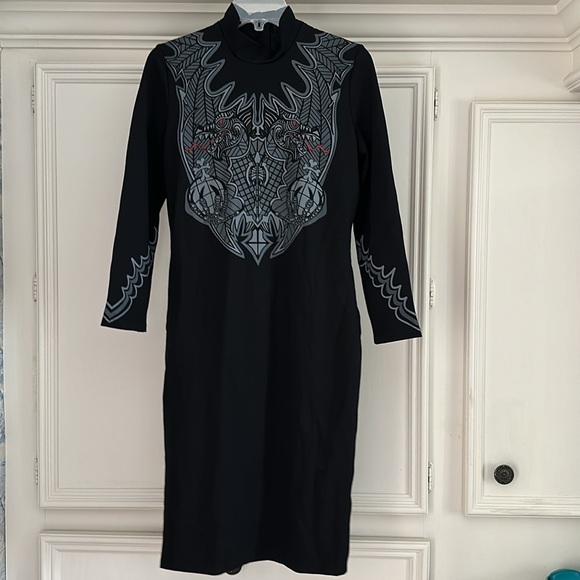 La Femme En Noir Hessian Dress - Picture 6 of 9